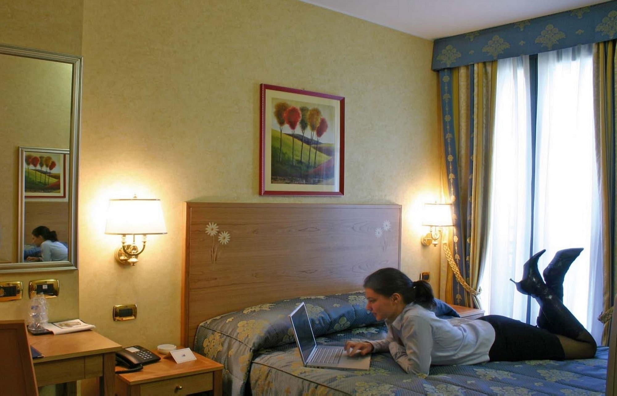 Boutique Hotel Dieci Milan Exterior photo