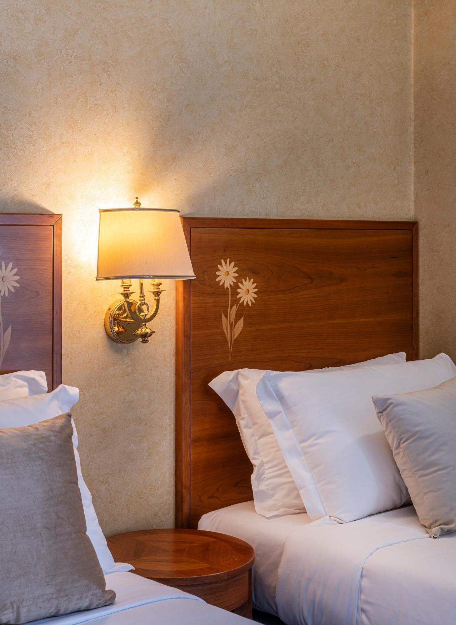 Boutique Hotel Dieci Milan Exterior photo