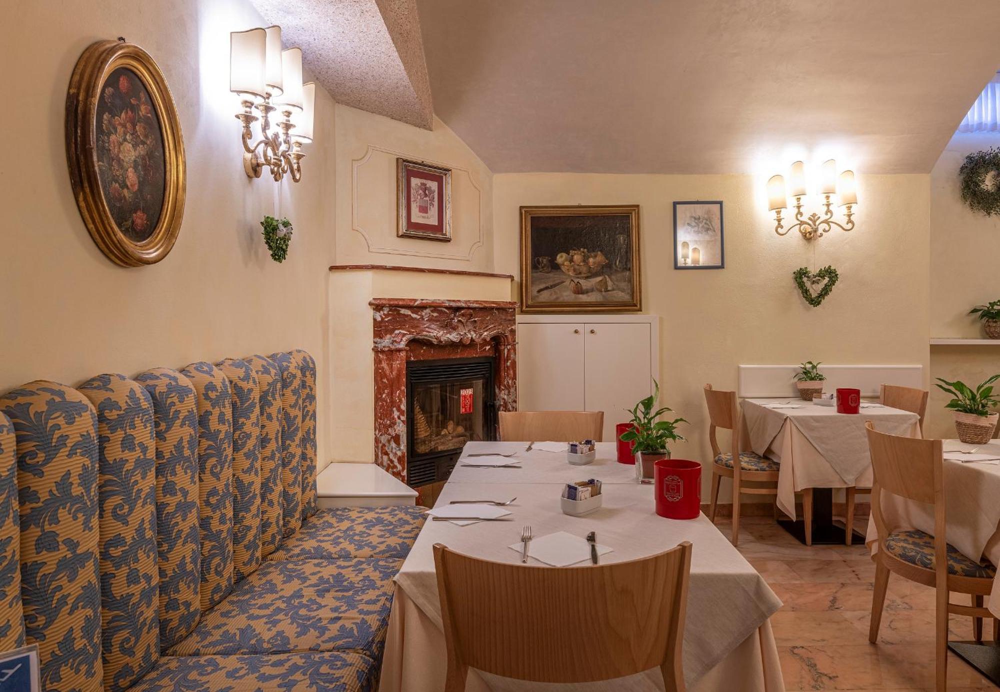 Boutique Hotel Dieci Milan Exterior photo