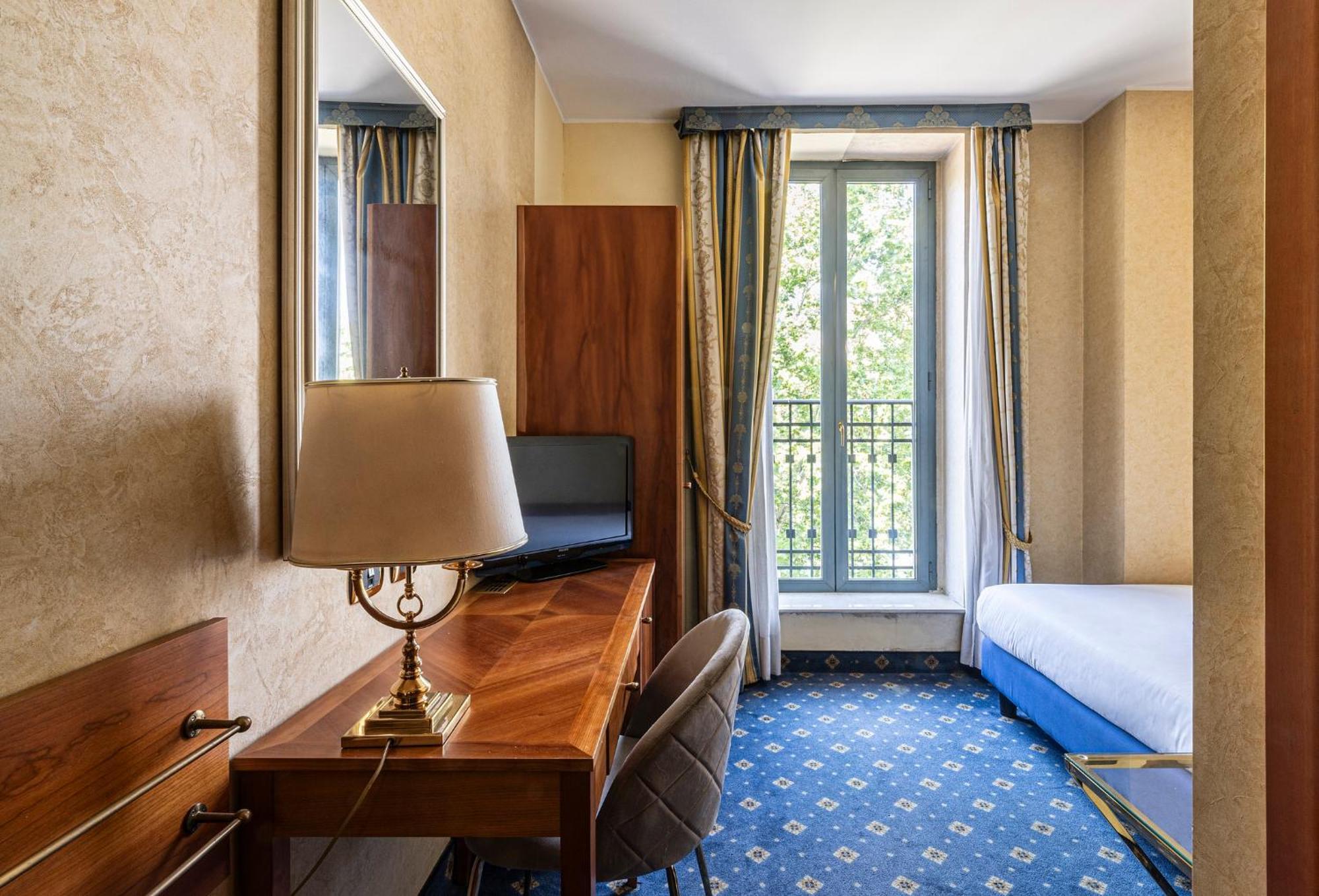 Boutique Hotel Dieci Milan Exterior photo