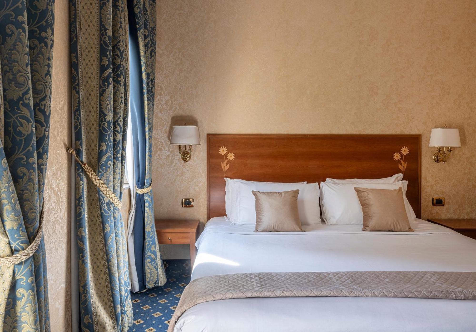 Boutique Hotel Dieci Milan Exterior photo