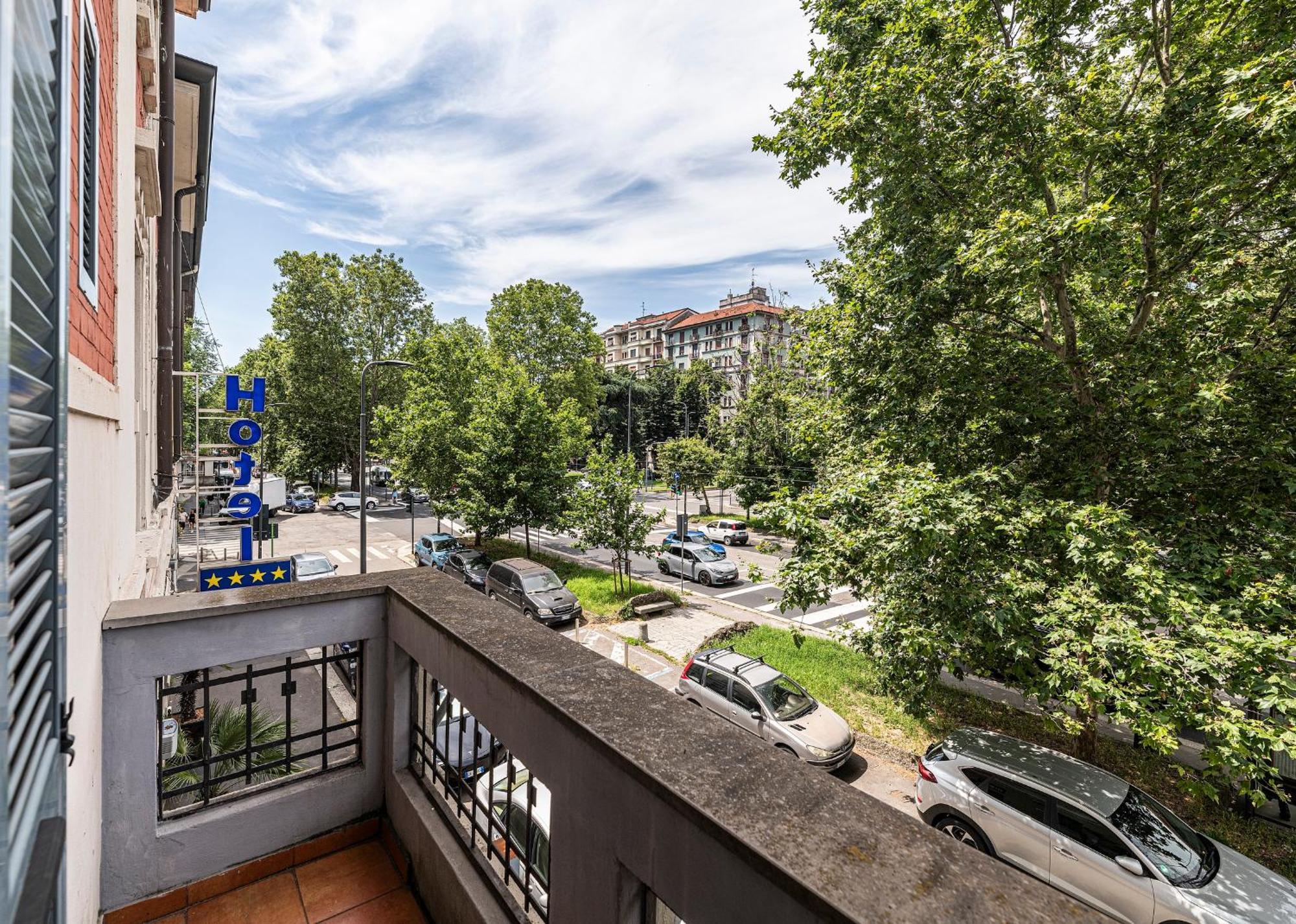 Boutique Hotel Dieci Milan Exterior photo
