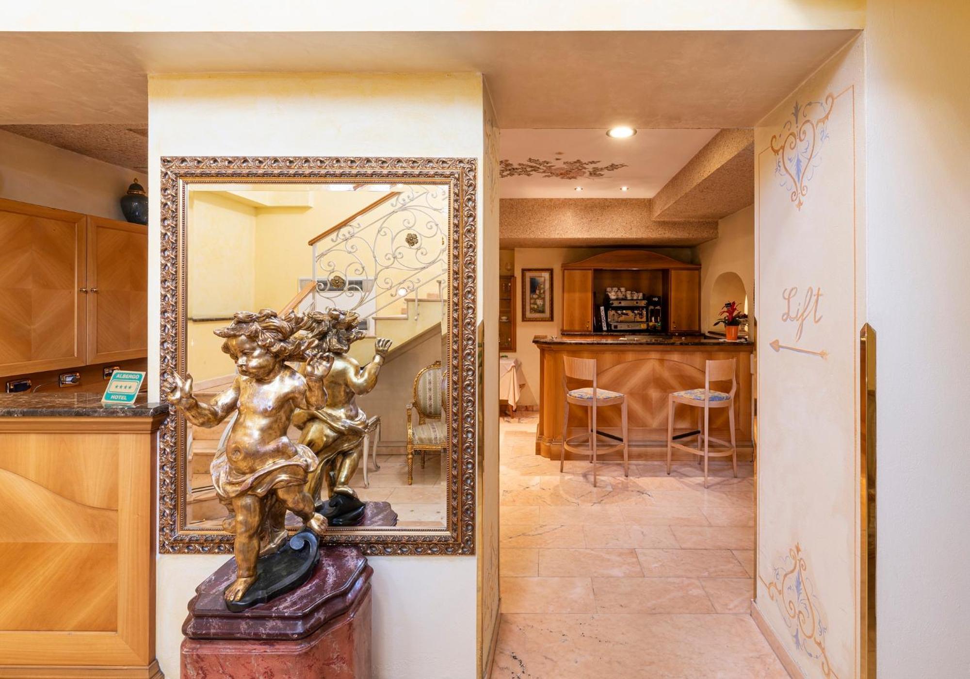 Boutique Hotel Dieci Milan Exterior photo