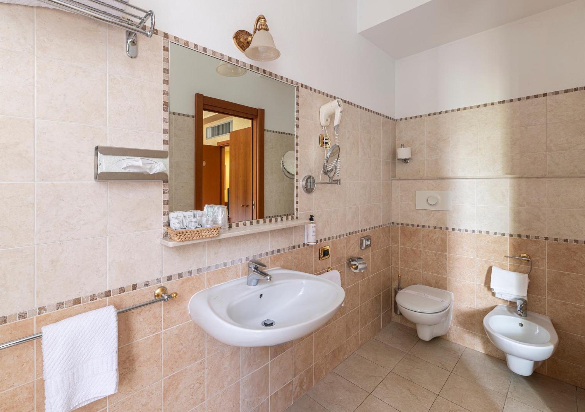 Boutique Hotel Dieci Milan Exterior photo