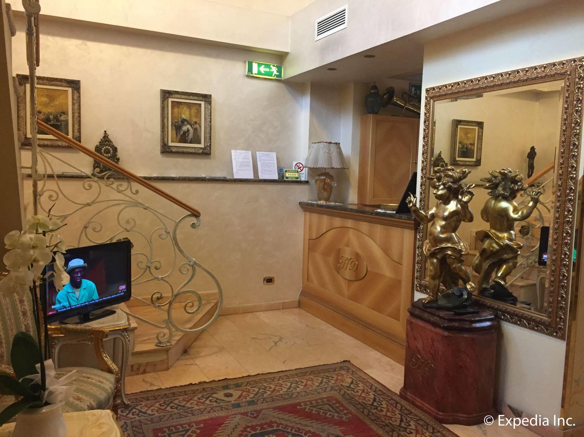 Boutique Hotel Dieci Milan Exterior photo