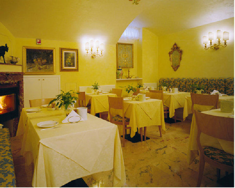 Boutique Hotel Dieci Milan Exterior photo